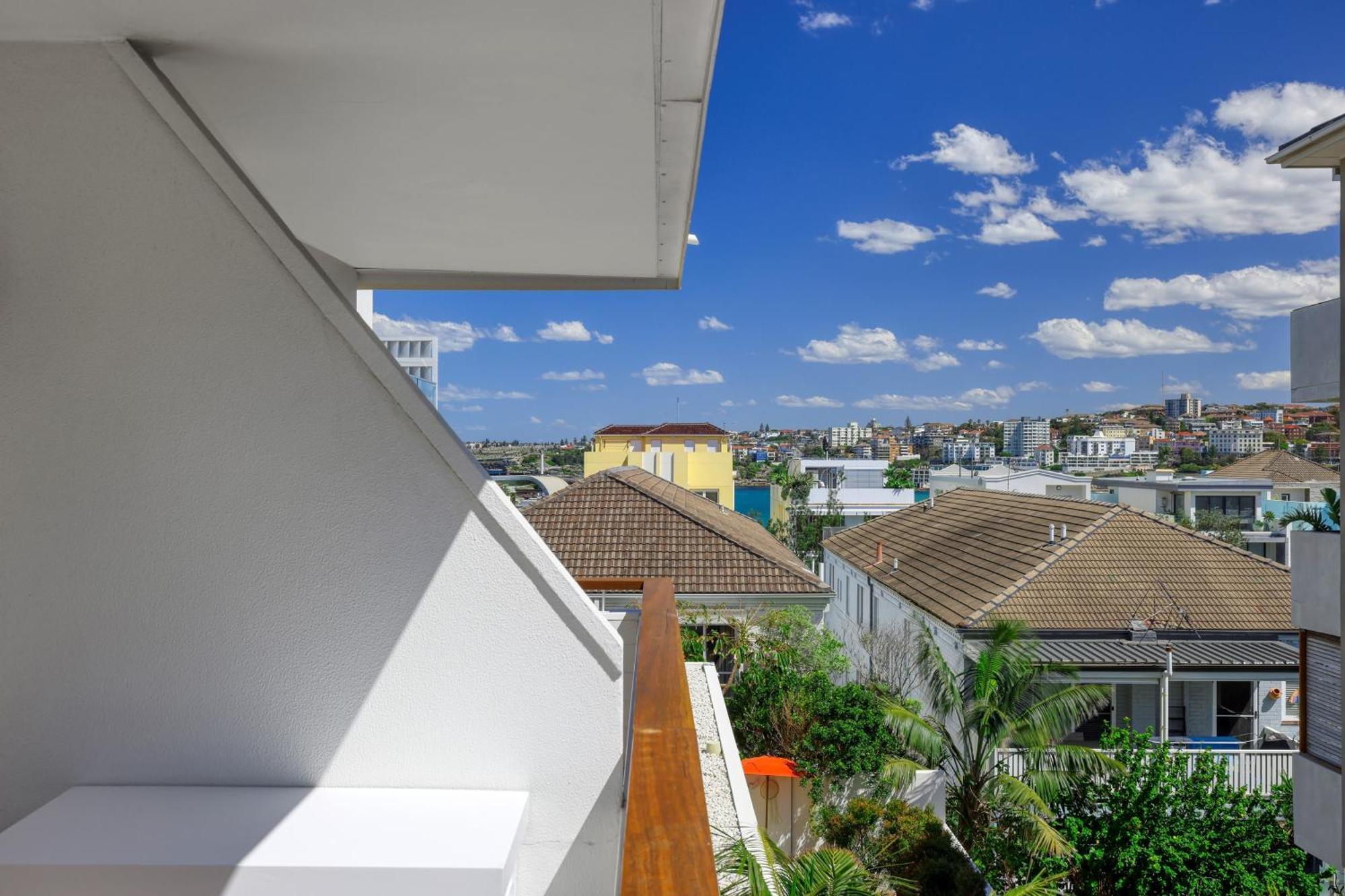 The At Bondi Queen 6 Sydney